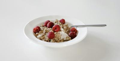 Mueslibowl met rood fruit